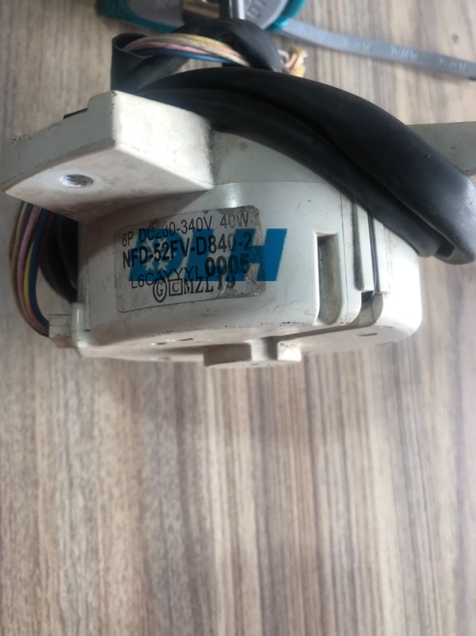 MOTO QUẠT ĐUÔI NÓNG DAIKIN INVERTER R22