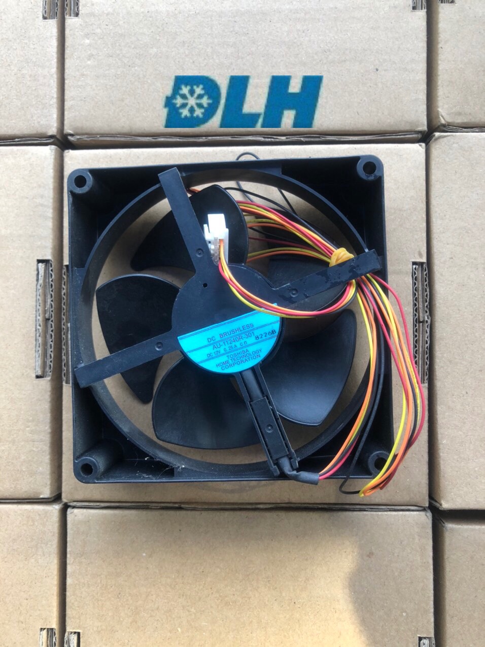 QUẠT TỦ LẠNH TOSHIBAR 5CANH 4 DÂY