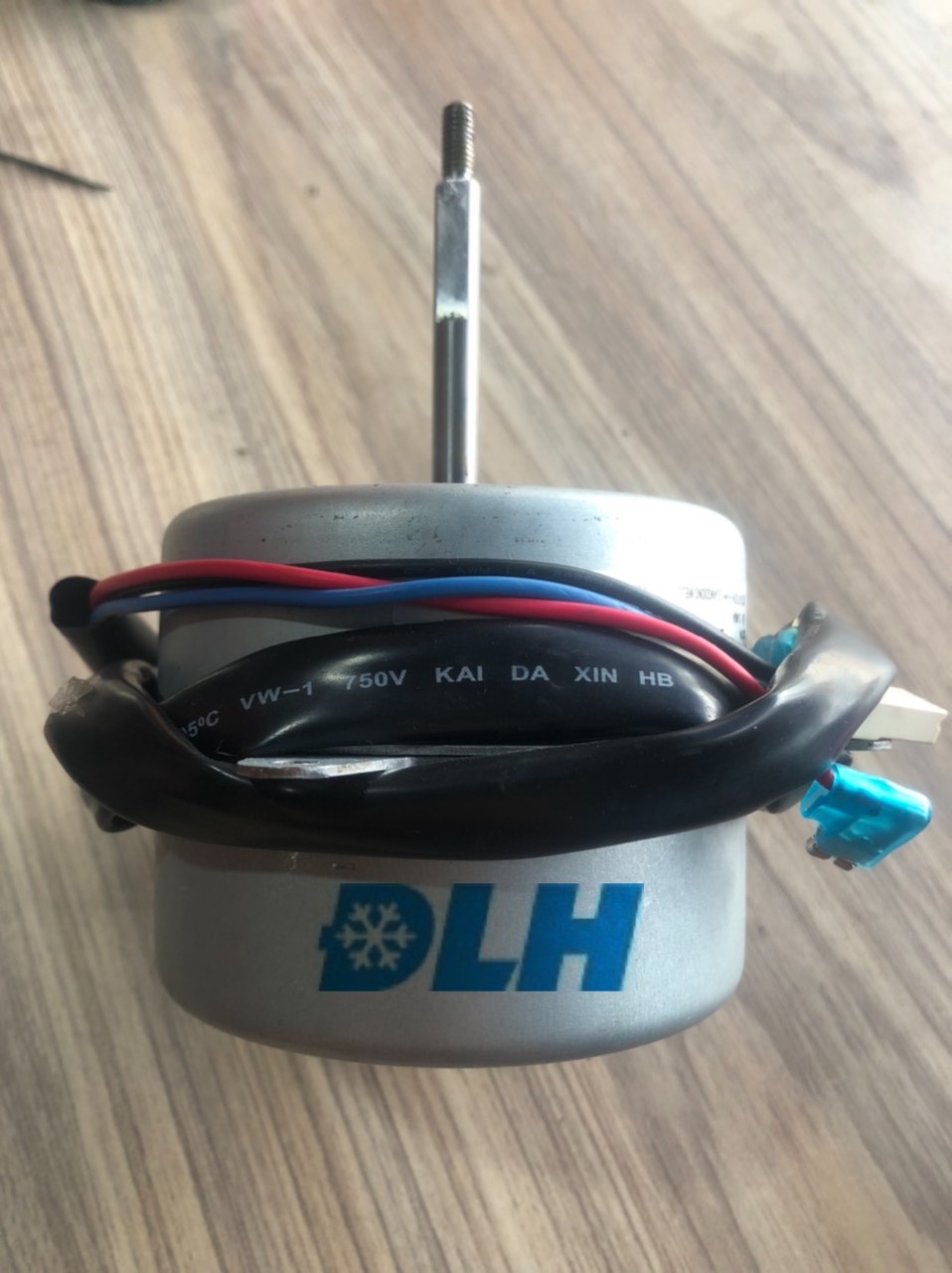 MOTO QUẠT ĐUÔI NÓNG QUAY THUẬN