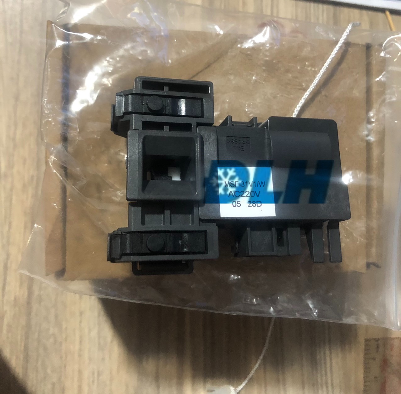 CÔNG TẮC CỬA PANASONIC CỬA NGANG MẪU 1