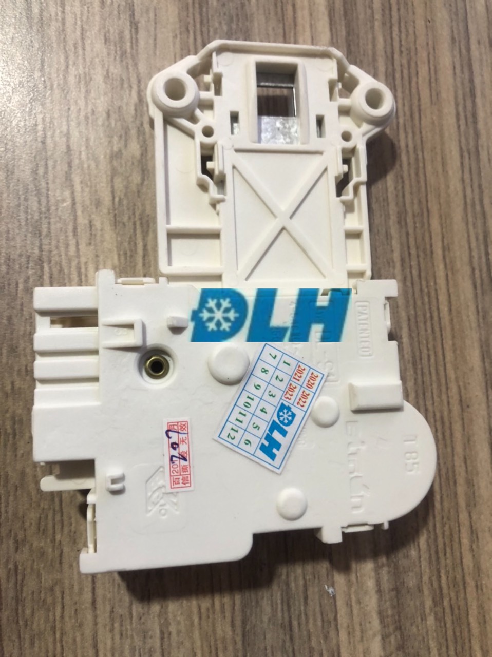 ELEX 4 CHÂN CỔ